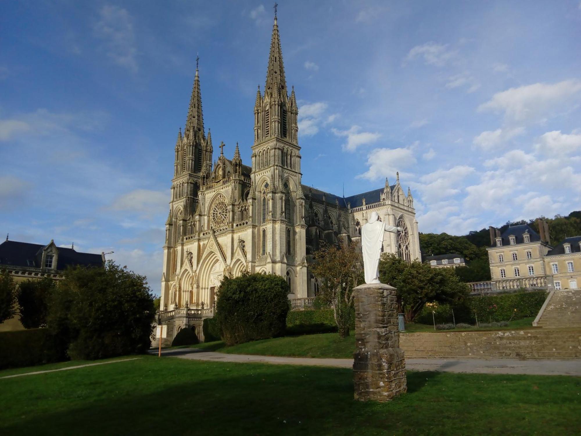 Le Bourgis Acomodação com café da manhã La Chapelle-Montligeon Exterior foto